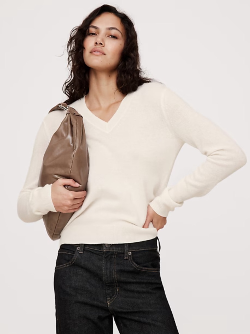 BRAND NEW light cashmere Banana Republic Cream V-Neck Sweater